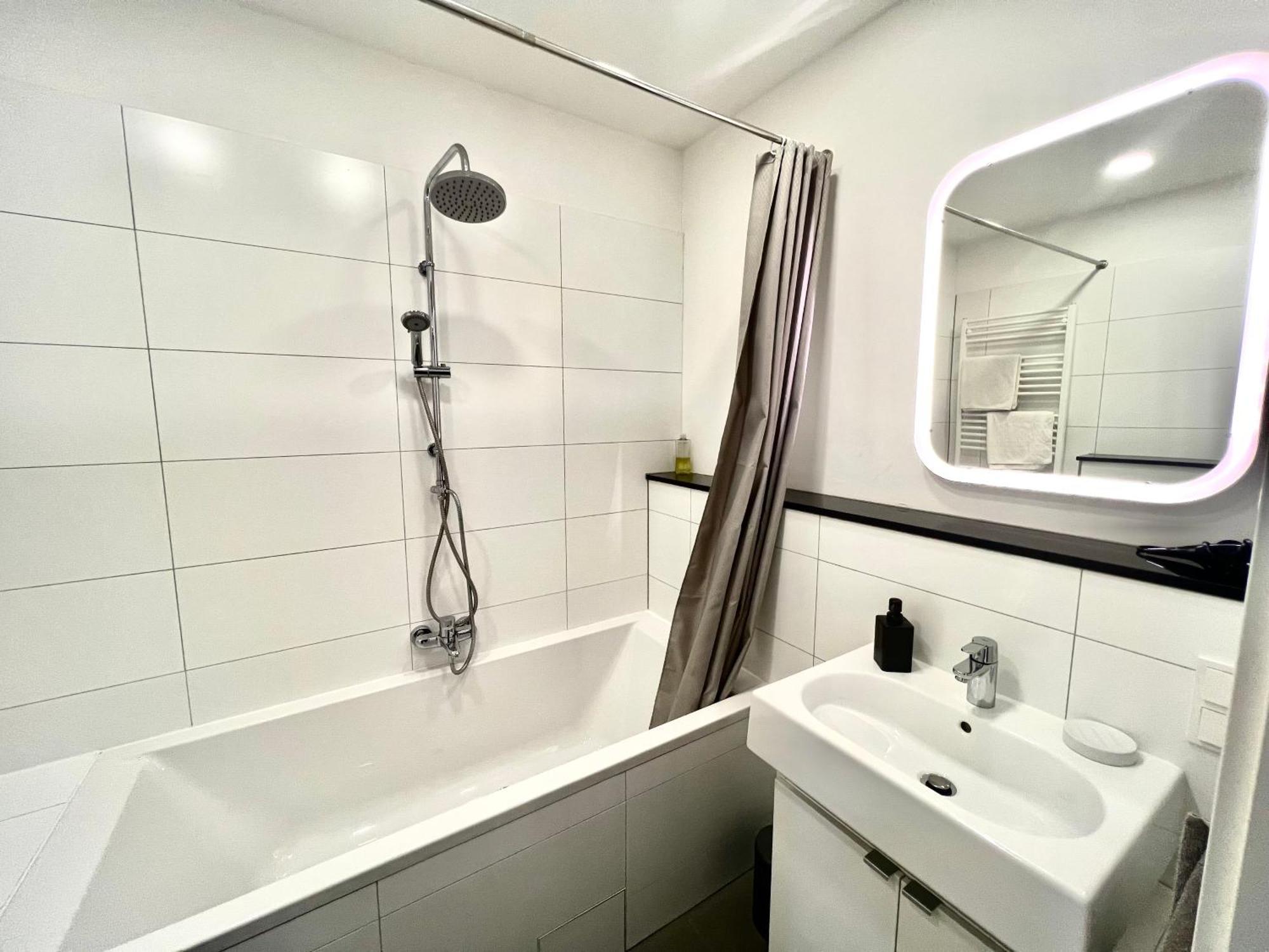 Vibehome Duesseldorf - Stresemannstrasse Dış mekan fotoğraf